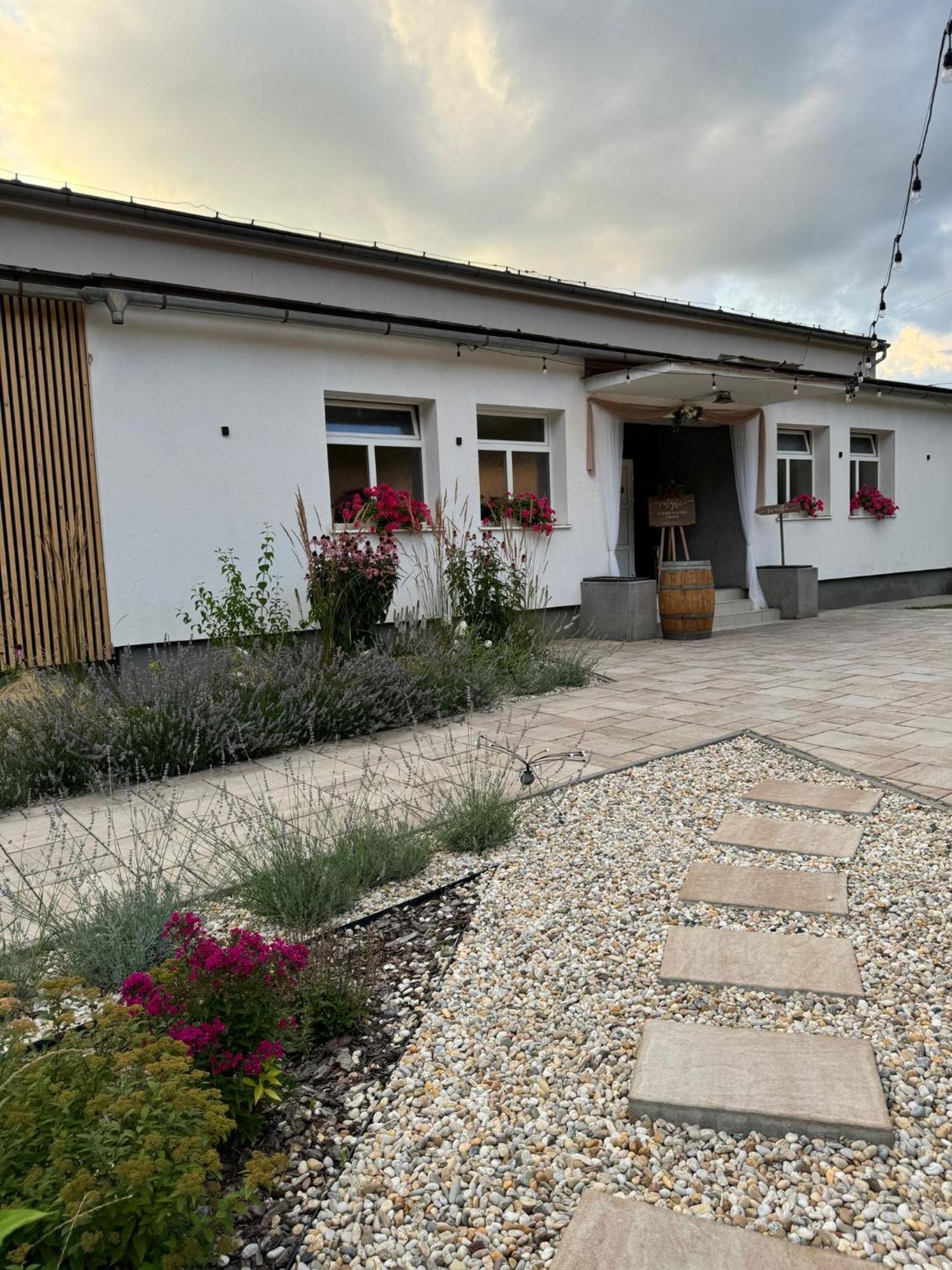 Vegas Hrinova Penzion Exterior photo